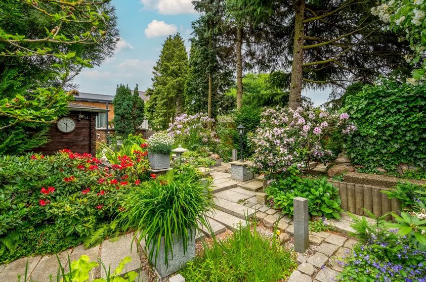 Частный дом в Берлине с красивым садом и премиум отделкой