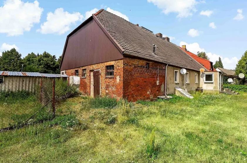 Дом в пригороде Берлина под ремонт или снос с земельным участком